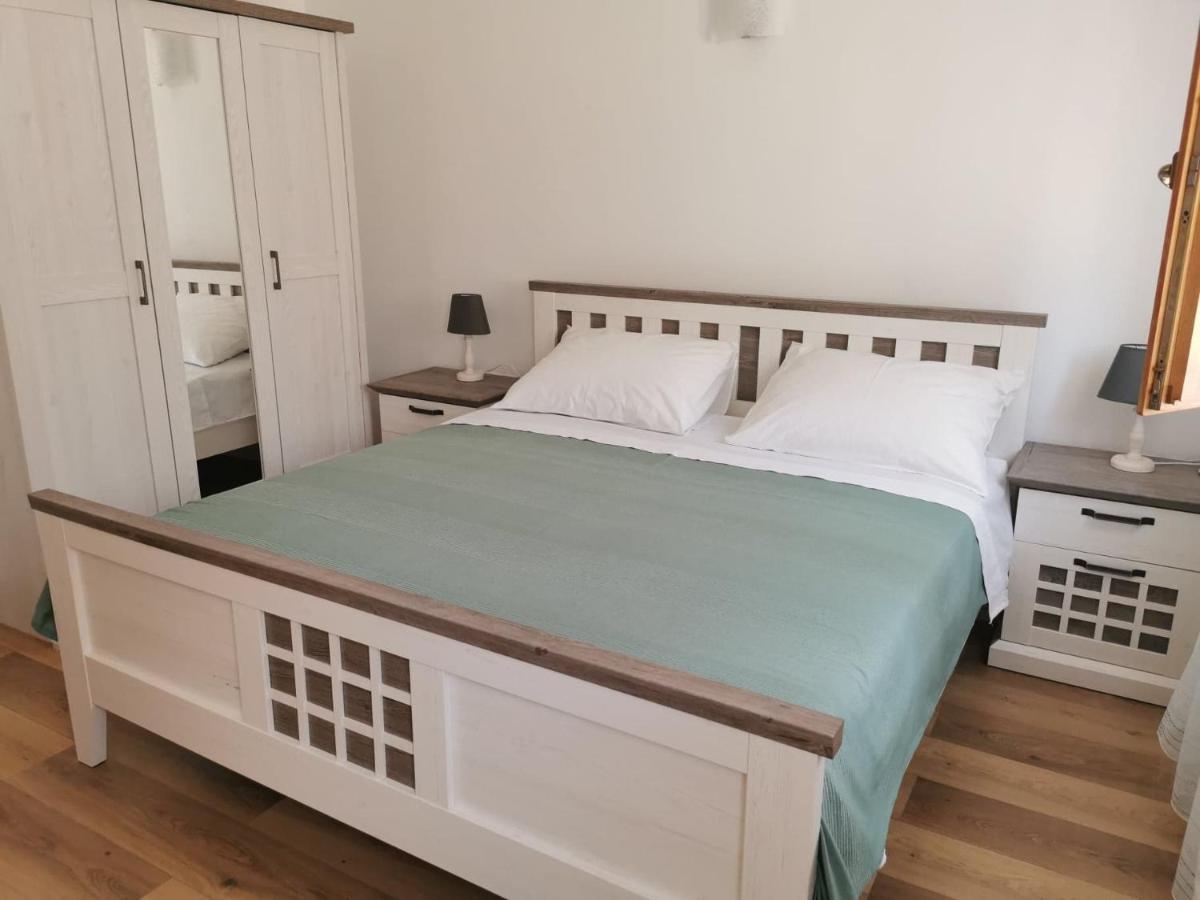 Apartment Stanisic Kneza Buitenkant foto