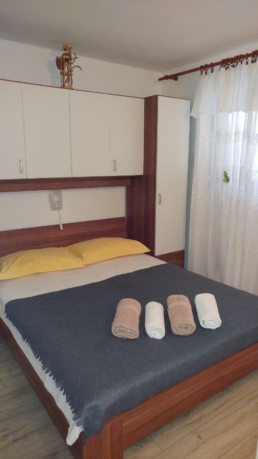 Apartment Stanisic Kneza Buitenkant foto